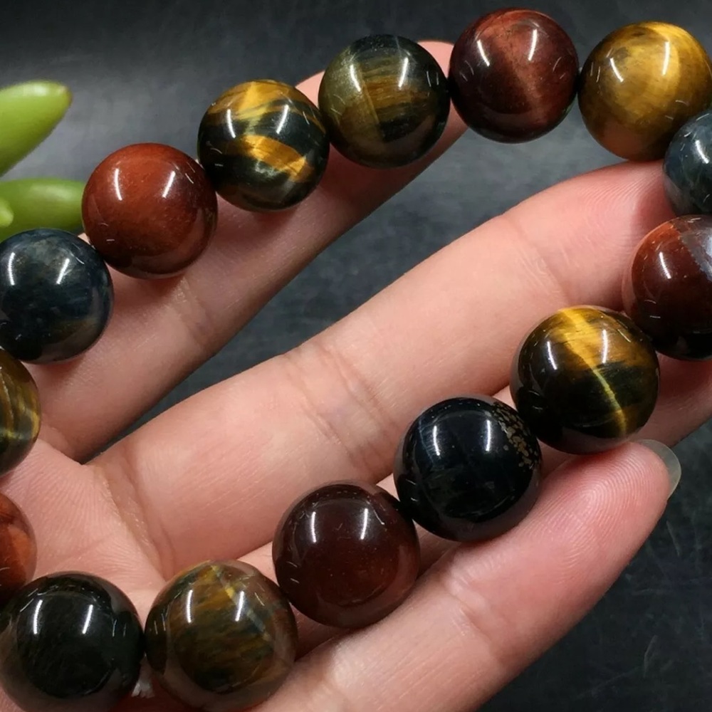 Red Tigers eye gemstone bracelet ✨Reiki charged✨